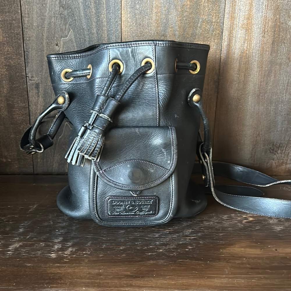 Vintage Dooney & Bourke drawstring bag (has not been authenticated)